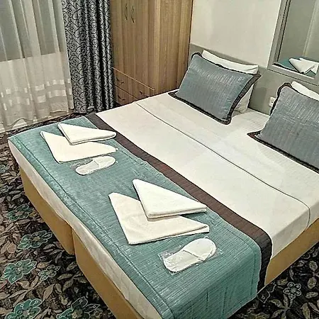 Arya Hotel