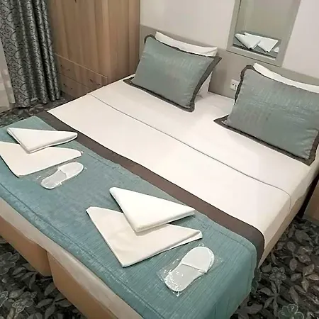 Arya Hotel